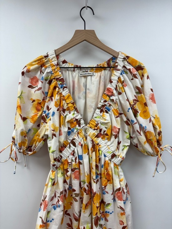 NWOT Abercrombie & Fitch Floral Puff Sleeve Plunge V-Neck Mini Dress Medium - Picture 5 of 11